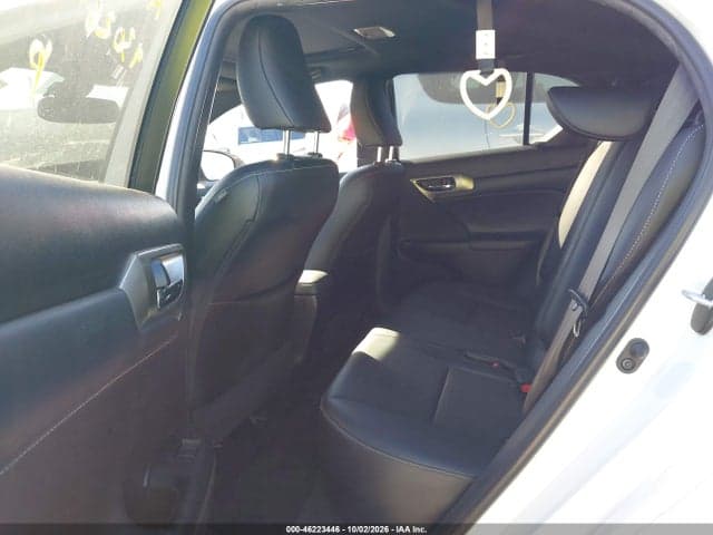 2017 LEXUS CT 200H 8