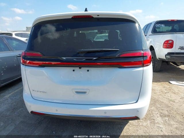 2027 CHRYSLER PACIFICA 16