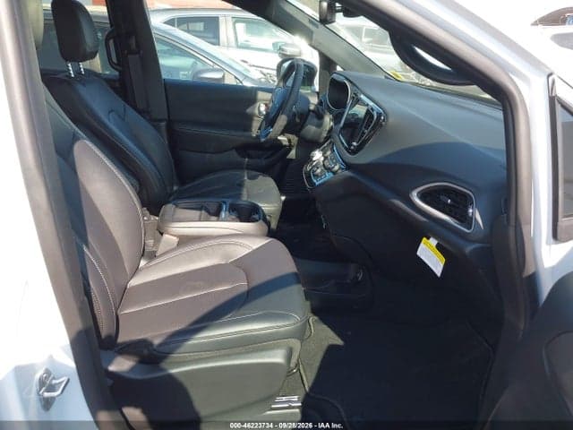 2027 CHRYSLER PACIFICA 5