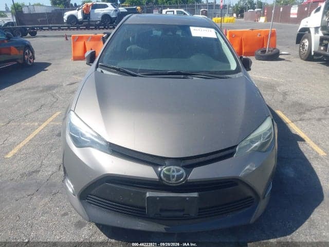 2018 TOYOTA COROLLA XLE 12