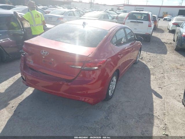2017 HYUNDAI ELANTRA SE 4