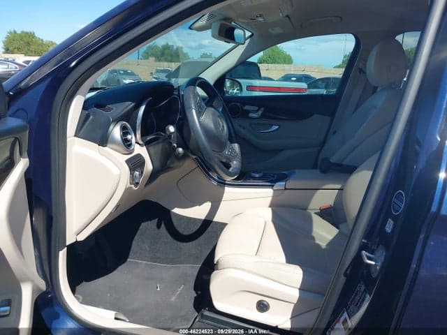2019 MERCEDES-BENZ GLC 300 5