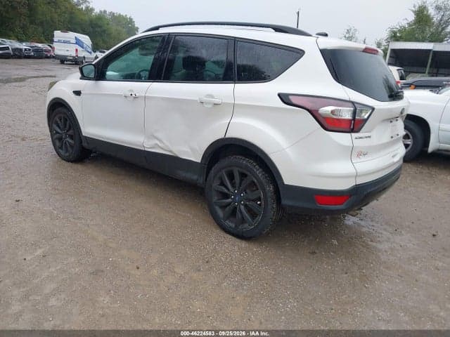 2017 FORD ESCAPE TITANIUM 3