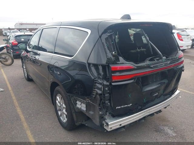 2027 CHRYSLER PACIFICA 3