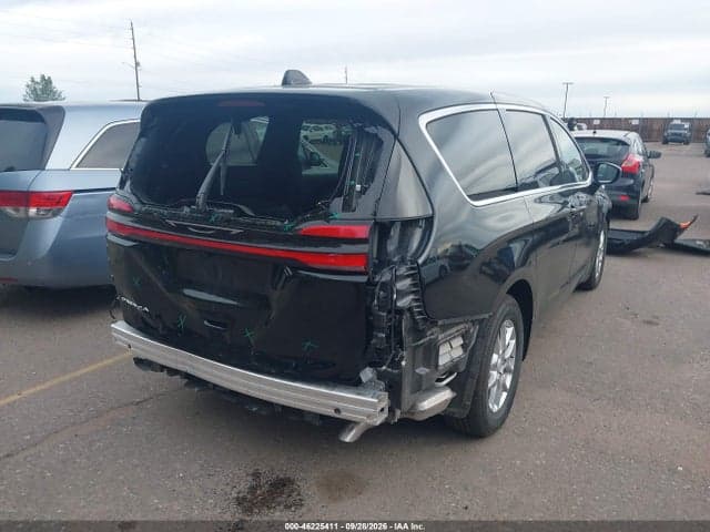 2027 CHRYSLER PACIFICA 4