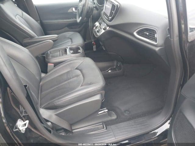 2027 CHRYSLER PACIFICA 5