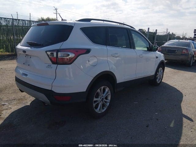 2017 FORD ESCAPE SE 4