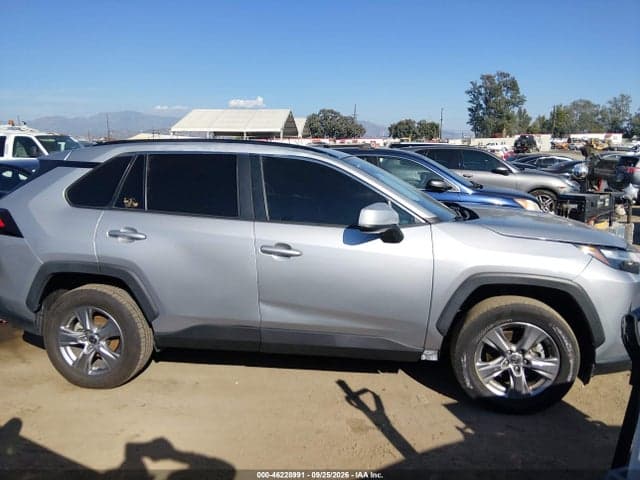 2024 TOYOTA RAV4 HYBRID XLE 13