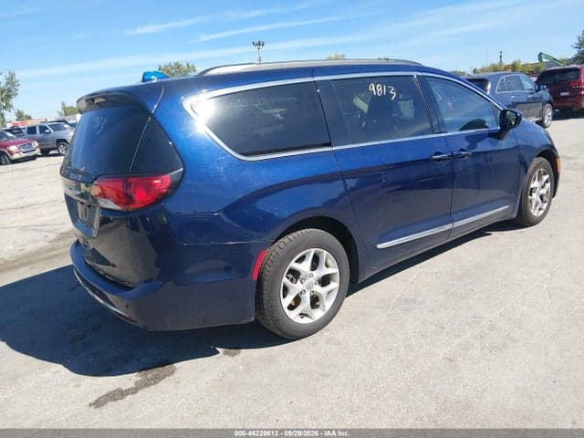 2017 CHRYSLER PACIFICA TOURING-L 4