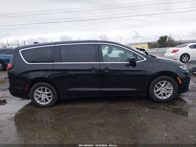 2026 CHRYSLER PACIFICA SELECT 13