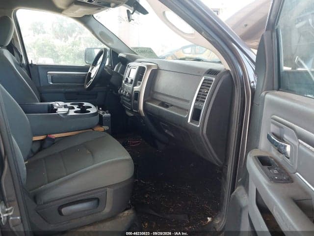 2017 RAM 1500 SLT 4X4 6'4 BOX 5