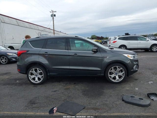 2019 FORD ESCAPE TITANIUM 14