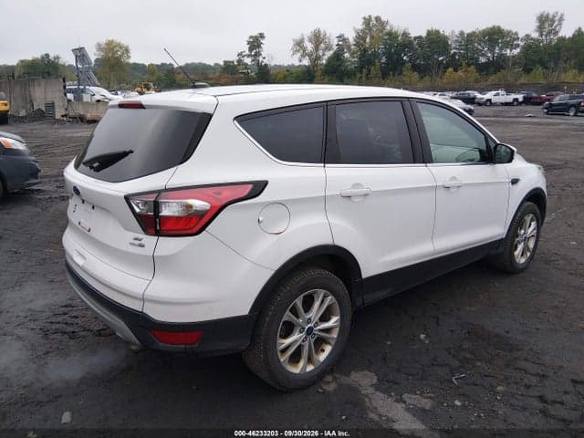 2017 FORD ESCAPE SE 4