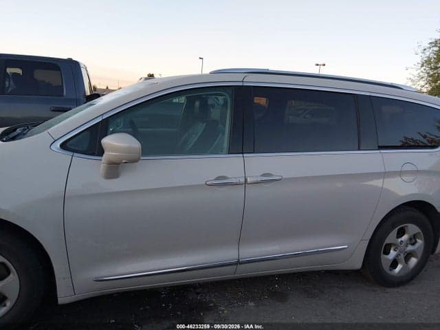 2017 CHRYSLER PACIFICA TOURING-L PLUS 6