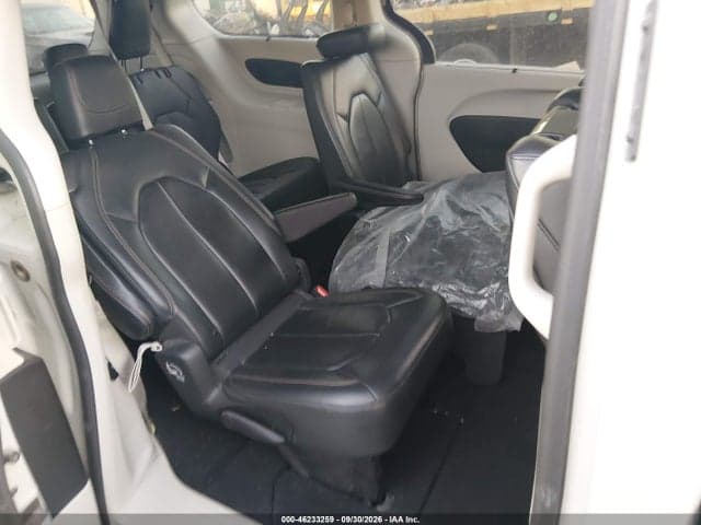 2017 CHRYSLER PACIFICA TOURING-L PLUS 8