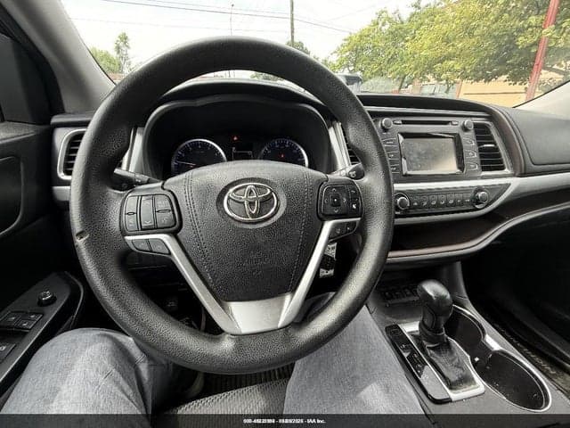 2018 TOYOTA HIGHLANDER LE 13