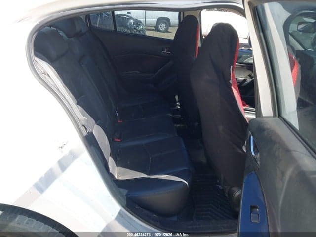 2018 MAZDA MAZDA3 TOURING 8