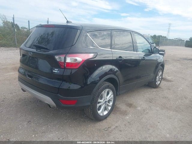 2017 FORD ESCAPE SE 4