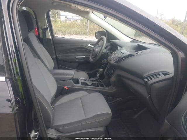 2017 FORD ESCAPE SE 5
