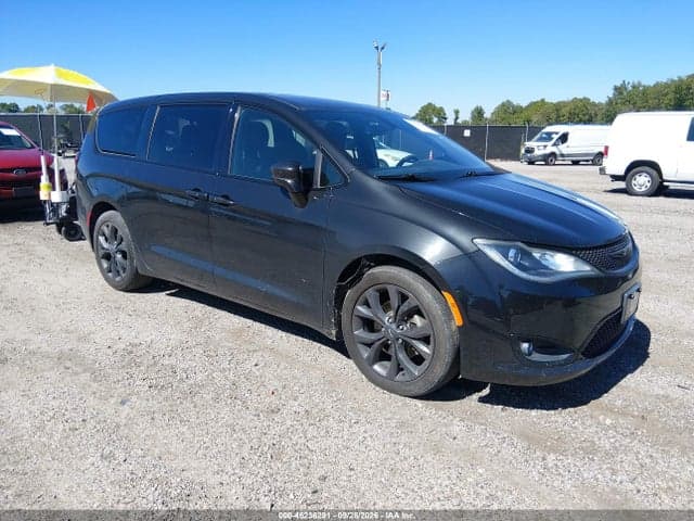 2020 CHRYSLER PACIFICA TOURING 1