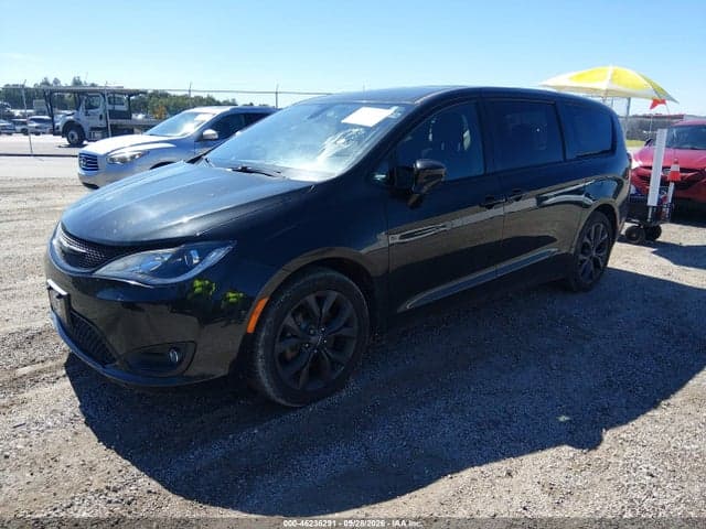 2020 CHRYSLER PACIFICA TOURING 2