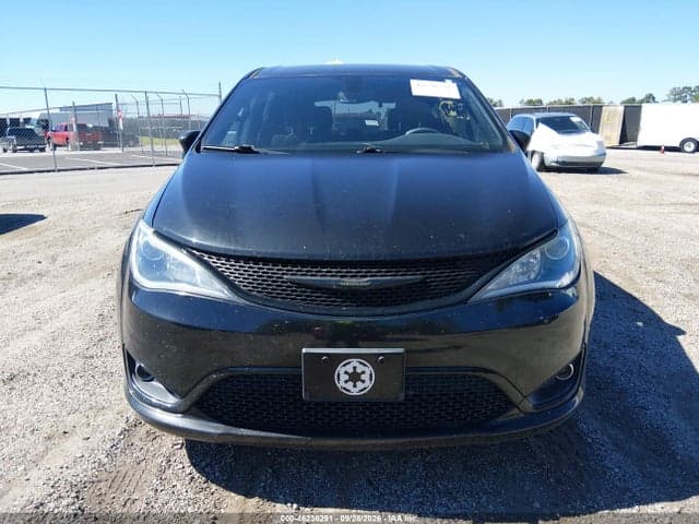 2020 CHRYSLER PACIFICA TOURING 12