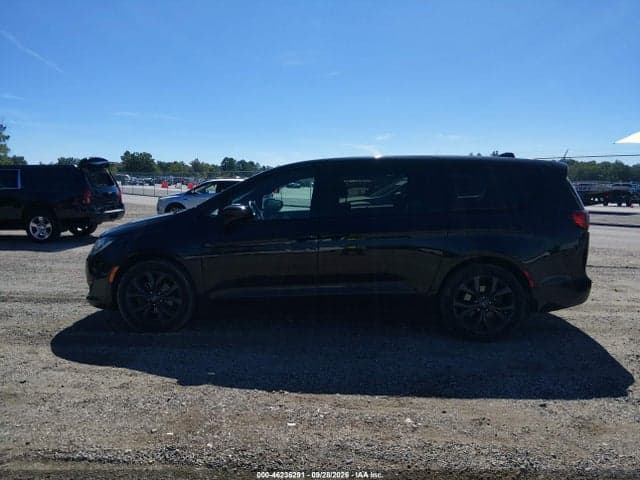 2020 CHRYSLER PACIFICA TOURING 14