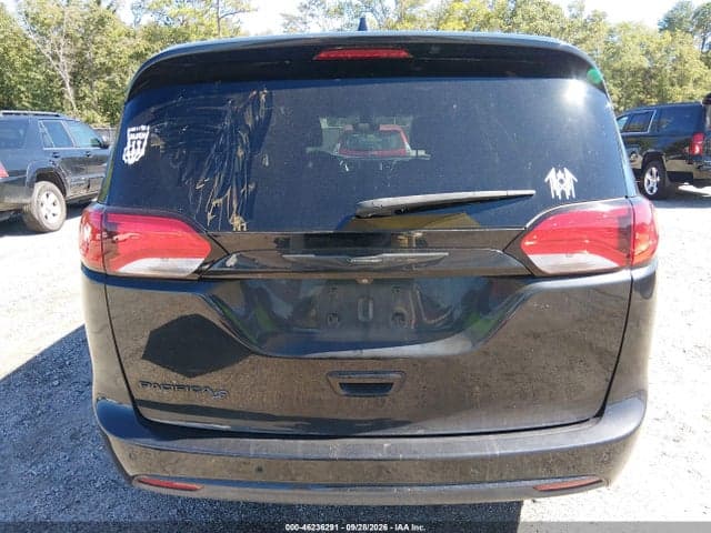 2020 CHRYSLER PACIFICA TOURING 16