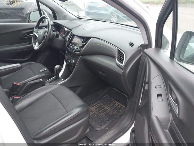 2020 CHEVROLET TRAX AWD LT 5