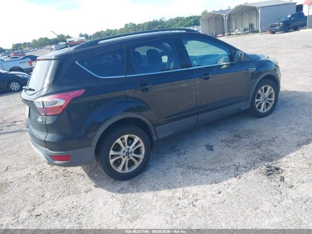 2017 FORD ESCAPE SE 4