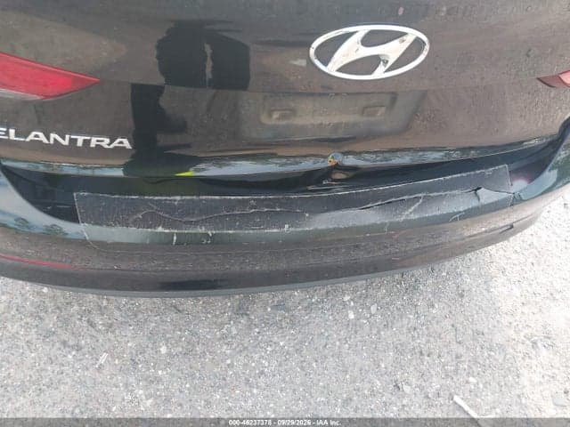 2017 HYUNDAI ELANTRA SE 17