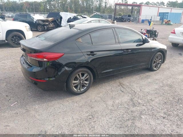 2017 HYUNDAI ELANTRA SE 4