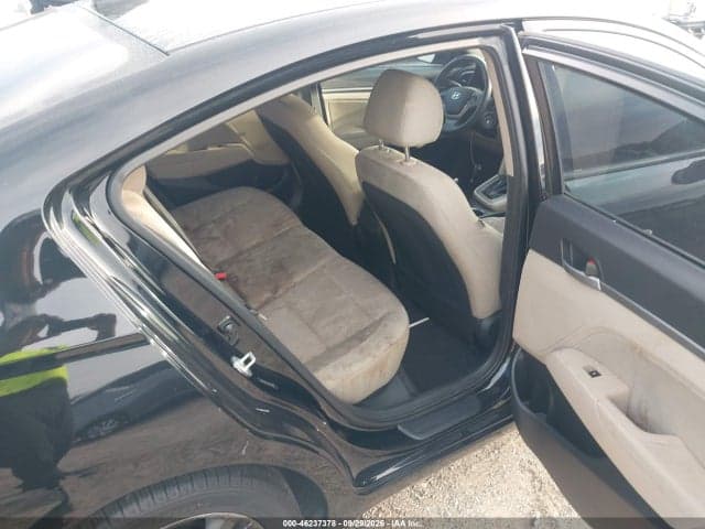 2017 HYUNDAI ELANTRA SE 8