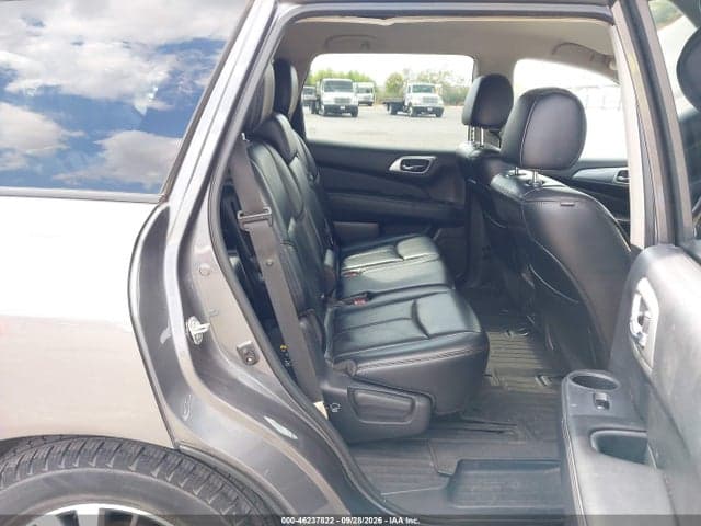 2017 NISSAN PATHFINDER SL 8