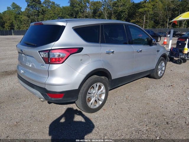 2017 FORD ESCAPE SE 4