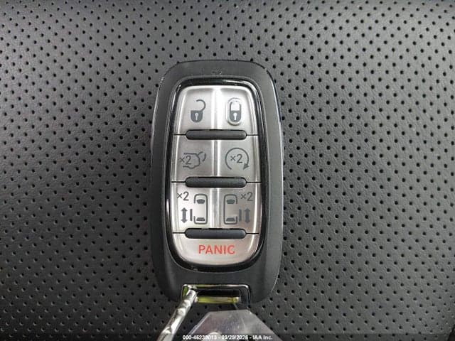 2027 CHRYSLER PACIFICA 11