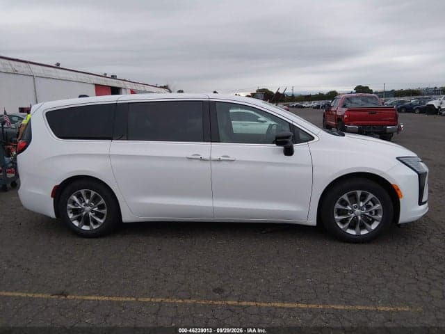 2027 CHRYSLER PACIFICA 14