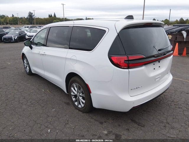 2027 CHRYSLER PACIFICA 3