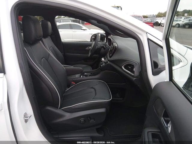 2027 CHRYSLER PACIFICA 5