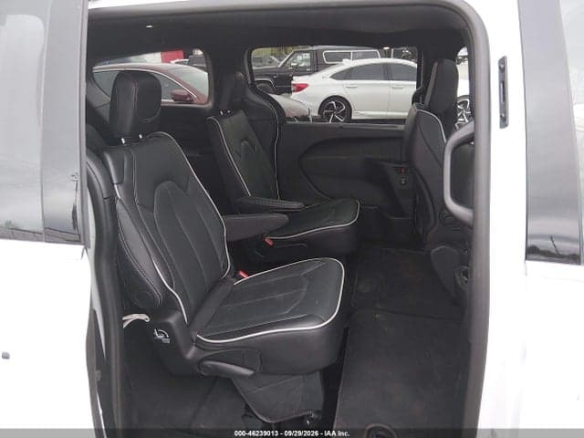 2027 CHRYSLER PACIFICA 8