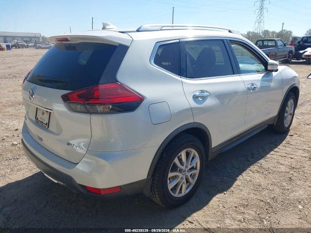 2017 NISSAN ROGUE SV 4