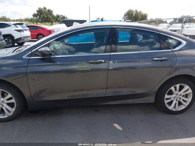 2017 CHRYSLER 200 TOURING 14