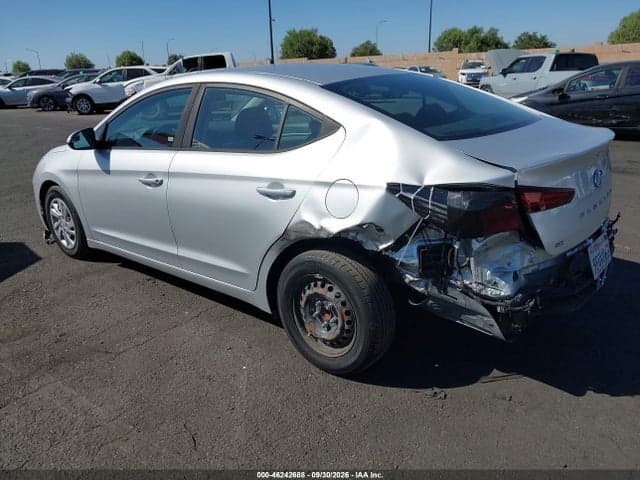 2019 HYUNDAI ELANTRA SE 3