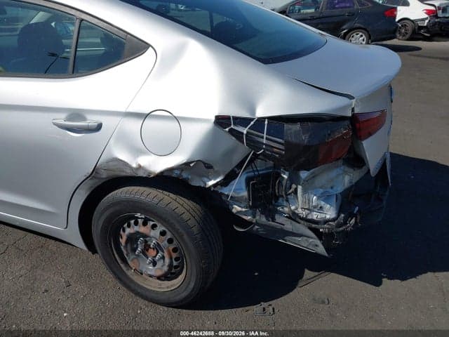 2019 HYUNDAI ELANTRA SE 6