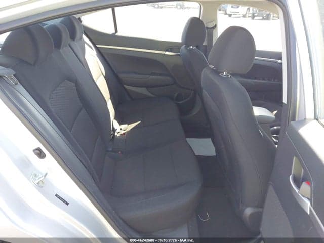 2019 HYUNDAI ELANTRA SE 8