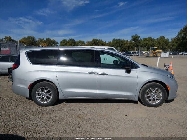 2024 CHRYSLER PACIFICA TOURING L 13