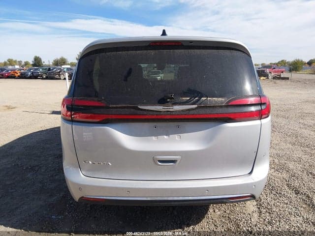 2024 CHRYSLER PACIFICA TOURING L 16