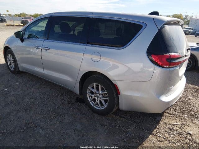 2024 CHRYSLER PACIFICA TOURING L 3