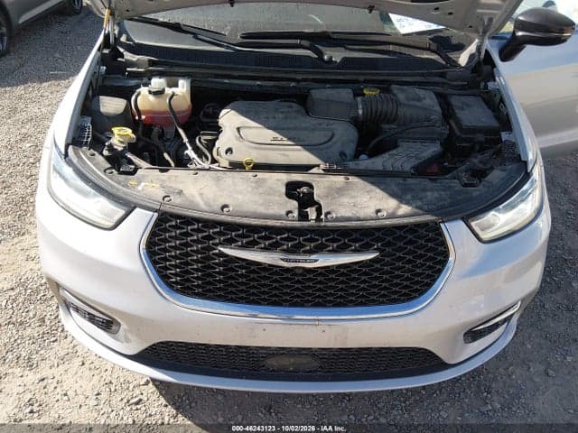 2024 CHRYSLER PACIFICA TOURING L 10