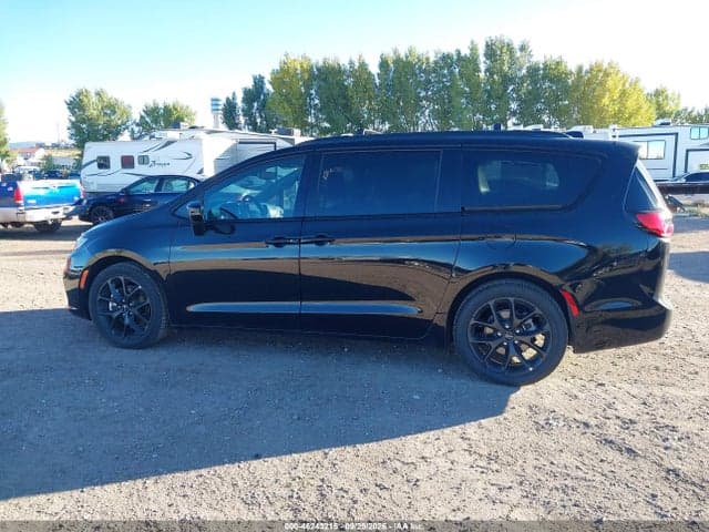 2025 CHRYSLER PACIFICA LIMITED 15